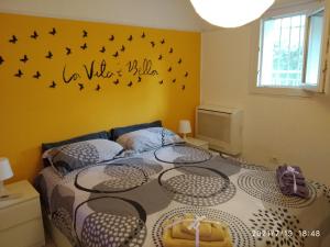 A bed or beds in a room at Casa Gardel