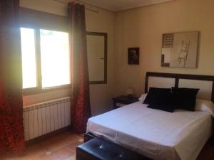 Posteľ alebo postele v izbe v ubytovaní Luxurious Villa in Arcas with Private Pool