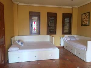 Posteľ alebo postele v izbe v ubytovaní Luxurious Villa in Arcas with Private Pool