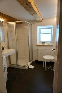 Beeindruckende Wohnung im Rheintal tesisinde bir banyo