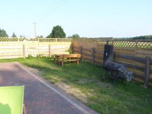 Zdjęcie z galerii obiektu Domek Nad Stawem w mieście Kobylasz
