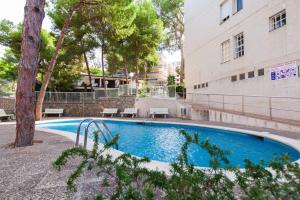 Bazén v ubytování Imbatibles vistas de la Costa Dorada, Salou nebo v jeho okolí