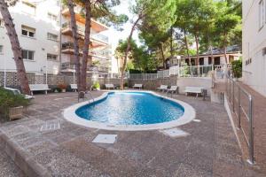 Bazén v ubytování Imbatibles vistas de la Costa Dorada, Salou nebo v jeho okolí