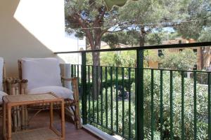 A balcony or terrace at Il Gabbiano Piano Terra - Goelba