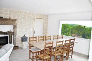 Posezení v ubytování Villa complète au calme avec vue imprenable