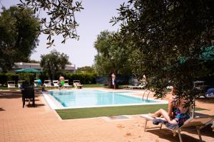 Bazén v ubytování Hotel Eden nebo v jeho okolí
