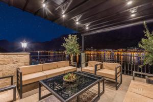 Balkoni atau teres di Dekaderon Lux Apartments