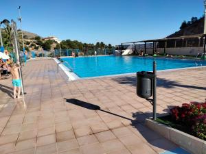 Swimmingpoolen hos eller tæt på CASA RURaL BENIDORM FINESTRAT EL CAPRICHO