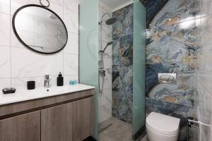 Et badeværelse på Iliana & Sarra Apartment 1 + 32 billeder