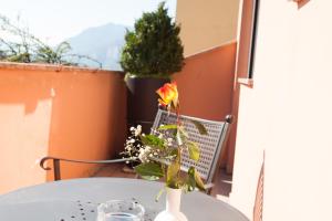 A balcony or terrace at Sartori's Hotel