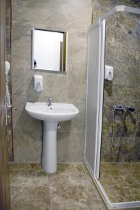 Koupelna v ubytování Gumbet Hotel