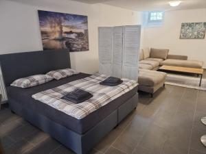 Letto o letti in una camera di GUEST HOUSE HERMES Contactless Self Checkin