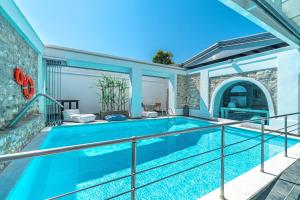 Bazén v ubytování Hotel Lido Thassos nebo v jeho okolí