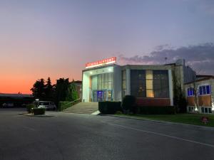 Pohľad na východ alebo západ slnka z hotela alebo blízkeho okolia