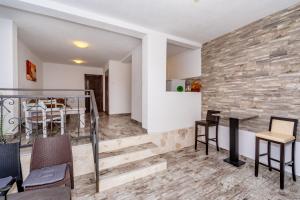 Fotografie z fotogalerie ubytování Apartmani LIRA v destinaci Sutomore