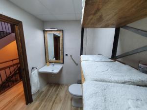 A bathroom at Casa Rural Hospitalero