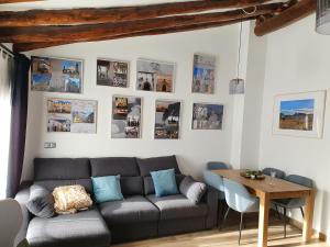 A seating area at Casa Rural Hospitalero