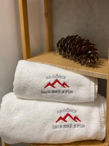 Zdjęcie z galerii obiektu Apartament Na Górce, sauna & jacuzzi w Szczyrku