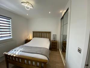 Galeriebild der Unterkunft Apartment No 8 - Stay in style in the heart of the Cathedral City. in Truro