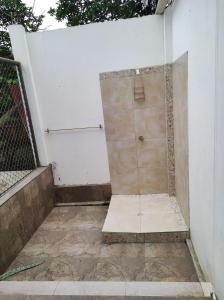 A bathroom at Estancia Puerto López