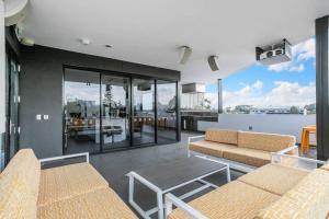 Photo de la galerie de l'établissement Subiaco Rooftop Terrace - EXECUTIVE ESCAPES, à Perth