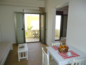 Posezení v ubytování Almyra Apartments & Suites