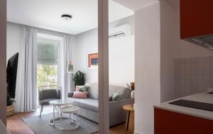 A seating area at Don Fadrique Apartments by Olala Homes