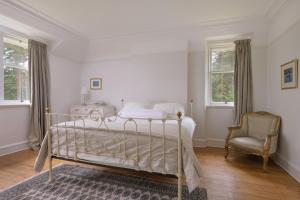Postel nebo postele na pokoji v ubytování Haven Retreat Scotland - Large 4 Bed House with Woodland garden, Aboyne ,Royal Deeside
