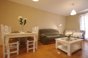 A seating area at Livingtarifa La Rosa Blanca