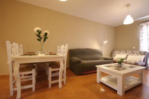A seating area at Livingtarifa La Rosa Blanca