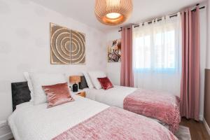 Katil atau katil-katil dalam bilik di Perfect for Disney, Game room, Rooftop, Parking