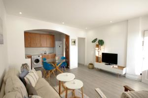 Kuchyňa alebo kuchynka v ubytovaní Livingtarifa Apartamento Coco