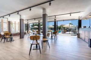 Restaurace v ubytování Horizon Hotel Badesi