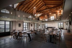 Reštaurácia alebo iné gastronomické zariadenie v ubytovaní Montalbera Wine Suites