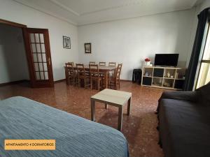Televízia a/alebo spoločenská miestnosť v ubytovaní Vivienda Agustín Durán