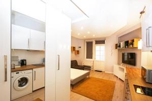 Kuchyňa alebo kuchynka v ubytovaní RP2 Apartment + 6 fotografií
