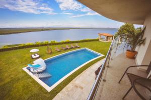 Bazén v ubytování Casa Miralago Boutique ADULTS ONLY 12 Plus nebo v jeho okolí