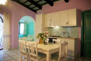 Dapur atau dapur kecil di Residence Riva Azzurra
