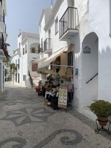 Afbeelding uit fotogalerij van Cerezo's House - Terrace & Jacuzzi in Frigiliana