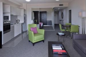 Majoituspaikan Rydges Palmerston - Darwin keittiö tai keittotila