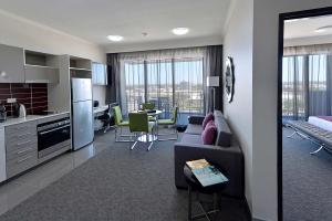 Majoituspaikan Rydges Palmerston - Darwin keittiö tai keittotila