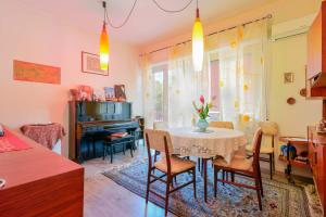 Posezení v ubytování Fortyfourbandb