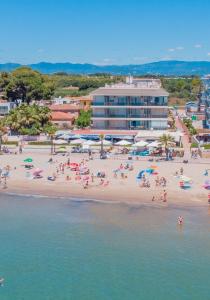 Foto dalla galleria di Apartamentos Turísticos Augustus a Cambrils