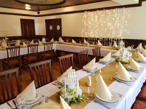 A restaurant or other place to eat at Hotel ICON