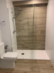 Bathroom sa Oxford Suites Ciudad de la Coruña