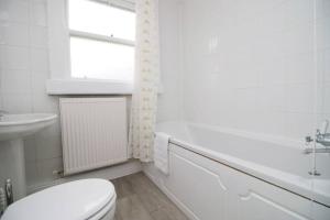 Gallery image of 3Bedroom Georgian Apartment, 5 beds, 5 mins from Bath Abbey in Bath