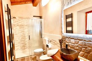 Koupelna v ubytování Casa Laura, Fosdinovo - Stile e Relax a 5 stelle + 27 fotografií