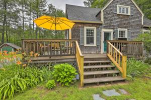 Zahrada ubytování Charming Jaffrey Cottage with Deck and Grill!
