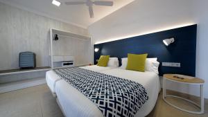 Broncemar Beach Suites客房内的一张或多张床位