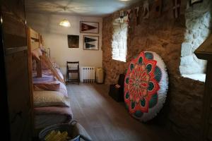 Posteľ alebo postele v izbe v ubytovaní Villa Abad, finca rústica con casa y piscina